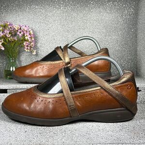 Aravon Vibram Leather Shoes Flats Sandals Outdoor Hiking Lucie Mary Jane 8